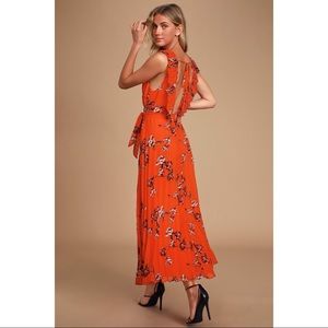 NWOT Lulus Loved By You Red Orange Floral Print Pleated Chiffon Maxi Dress